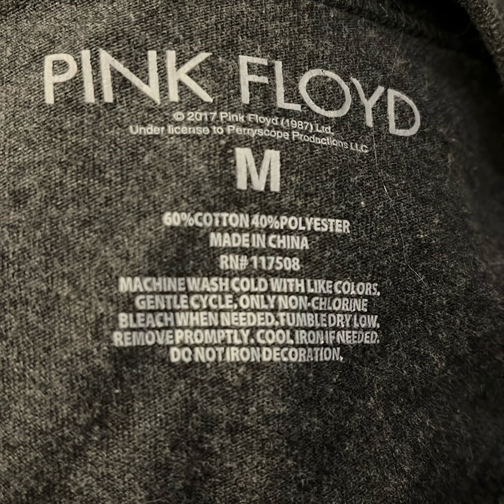 𝓟𝓲𝓷𝓴 𝓕𝓵𝓸𝔂𝓭 𝓓𝓪𝓻𝓴 𝓼𝓲𝓭𝓮 𝓸𝓯 𝓽𝓱𝓮 𝓜𝓸𝓸𝓷 𝓖𝓻𝓪𝓹𝓱𝓲𝓒 𝓽 𝓼𝓱𝓲𝓻𝓽 - Picture 2 of 4